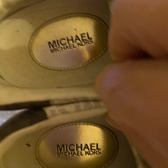 Michael Kors Cream and Gold Sneakers with logo print - Picture 6 of 9
